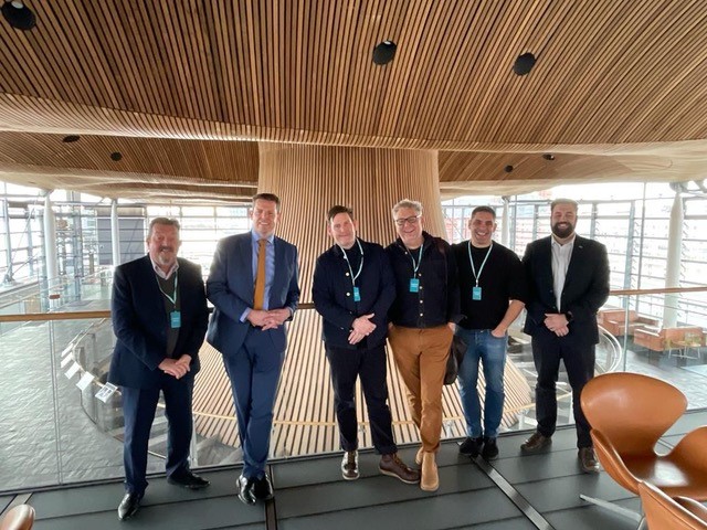 Pictured (L-R): David Chapman, Executive Director of UKHospitality Cymru; Rhun ap Iorweth MS, leader of Plaid Cymru; Dan Warder, Top Joe’s Pizzeria; Simon Wright, Wright’s Emporium; Owen Morgan, Bar 44; Luke Fletcher MS, economy spokesperson for Plaid Cymru.