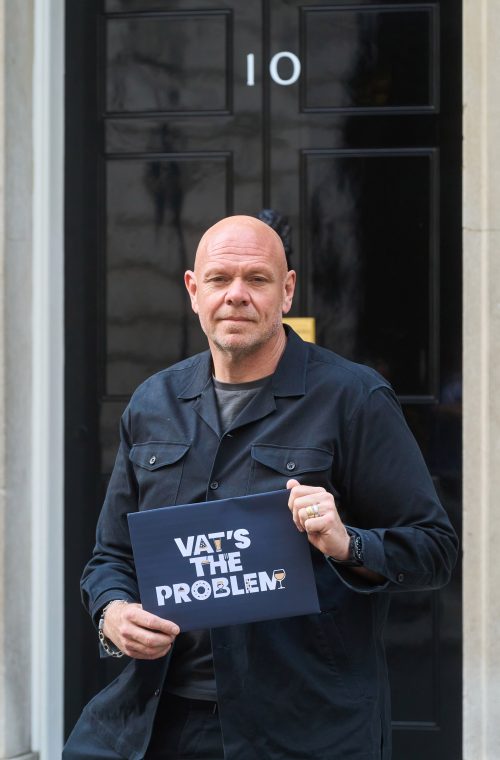 Chef Tom Kerridge delivers a petition with more than 400,000 signatures to 10 Downing Street in London in support of the #VATsTheProblem campaign, which calls for hospitality VAT to be reduced to 10 percent. Picture date: Tuesday October 13, 2026. Photo credit: Simon Jacobs/PA Media Assignments